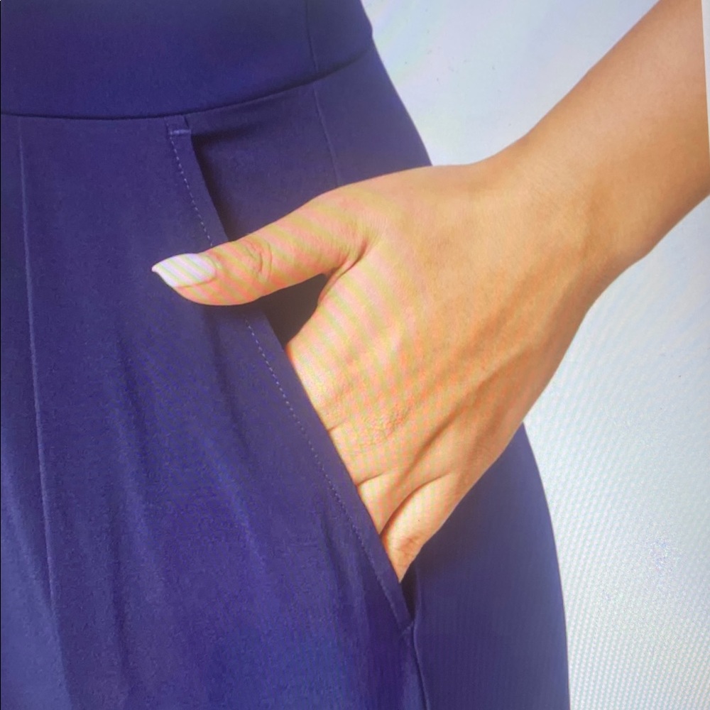 LARGE    HALARA BACKLESS SIDE INVISIBLE ZIPPER WIDE LEG JUMPSUIT - Picture 4 of 10